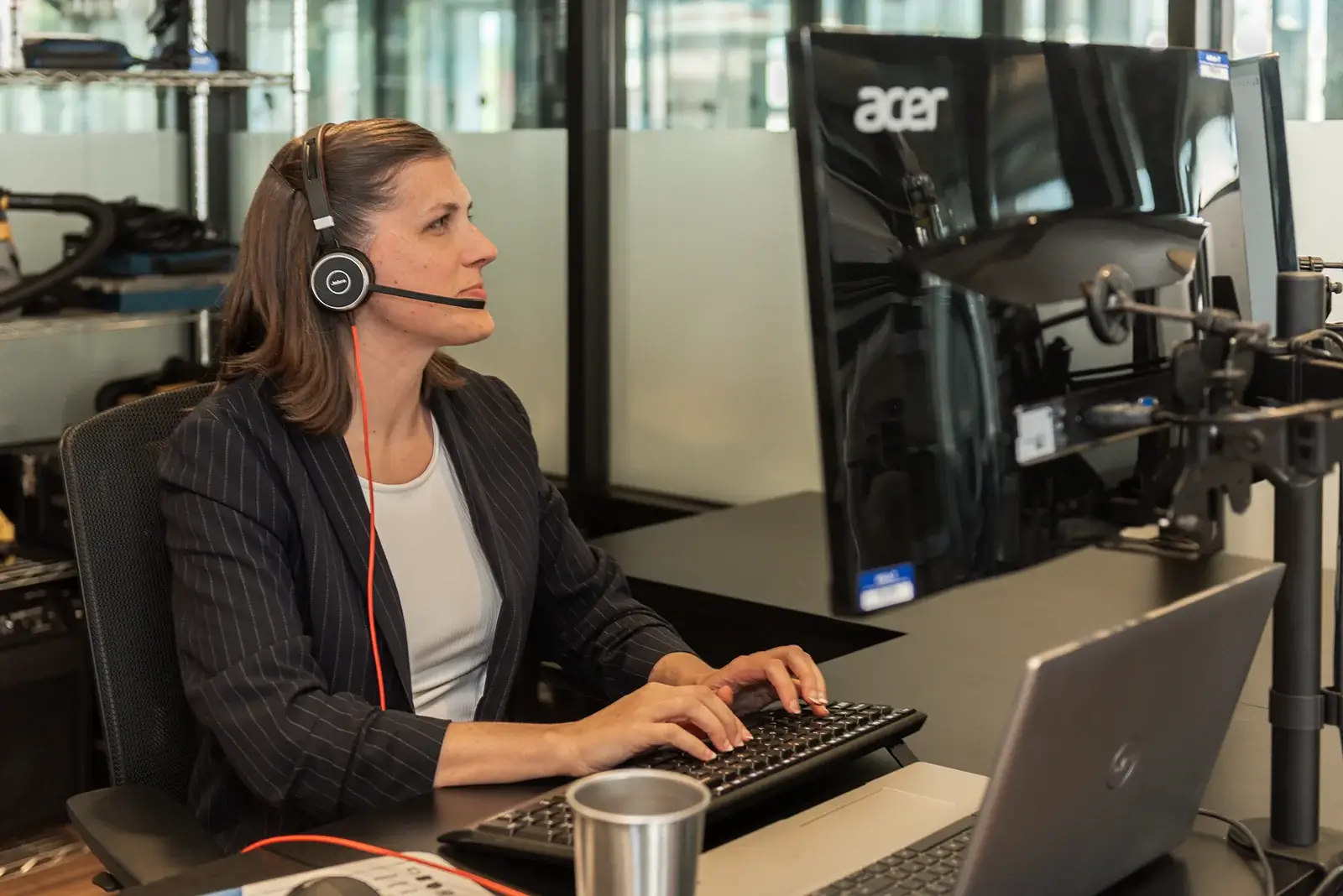 24/7 helpdesk support assisting employees with IT issues