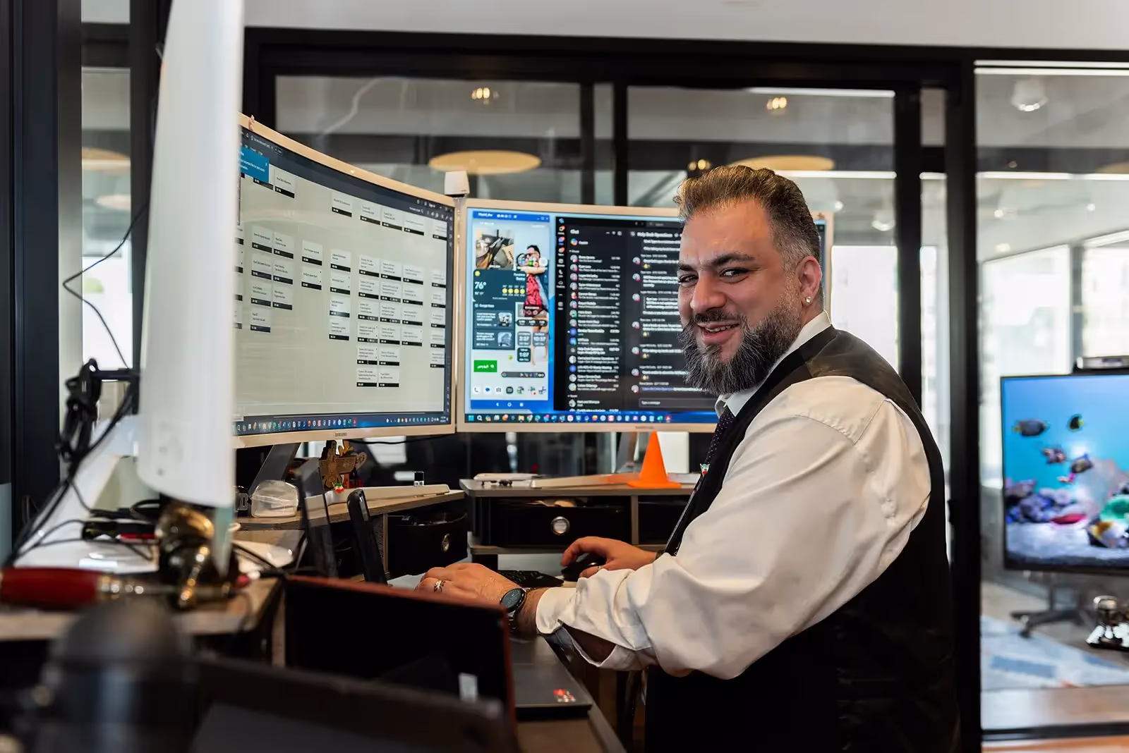 Engineer delivering onsite managed IT services in Lake Forest for local businesses